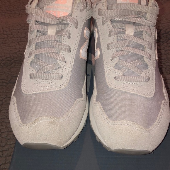 New balance shoes - Picture 4 of 5